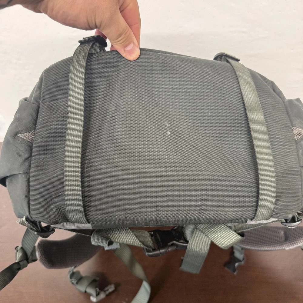 Patagonia Backpack Gray Chacabuco 32L Nylon Soft Case Laptop Daypack